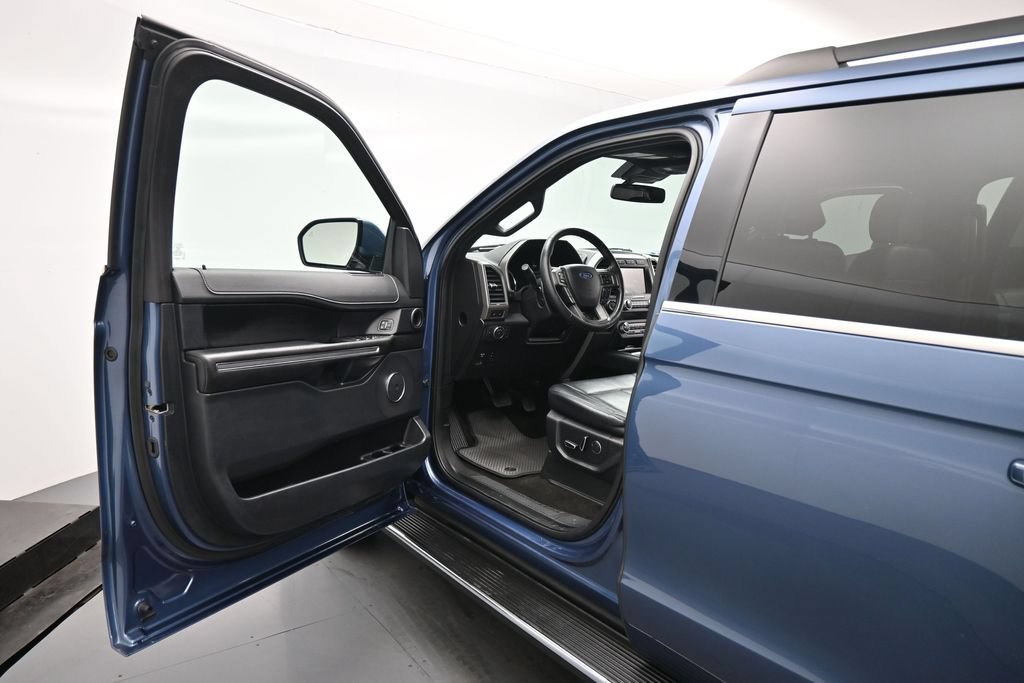 Certified 2019 Ford Expedition XLT w/ Equipment Group 202A RWD image 9