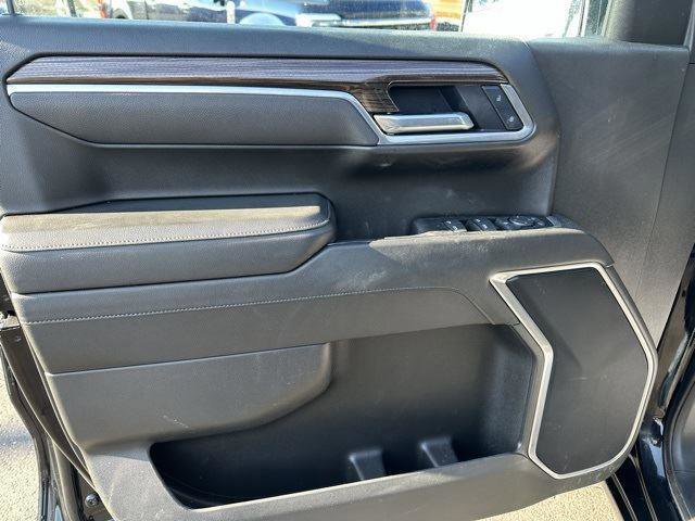 Used 2025 Chevrolet Silverado 1500 LT image 12