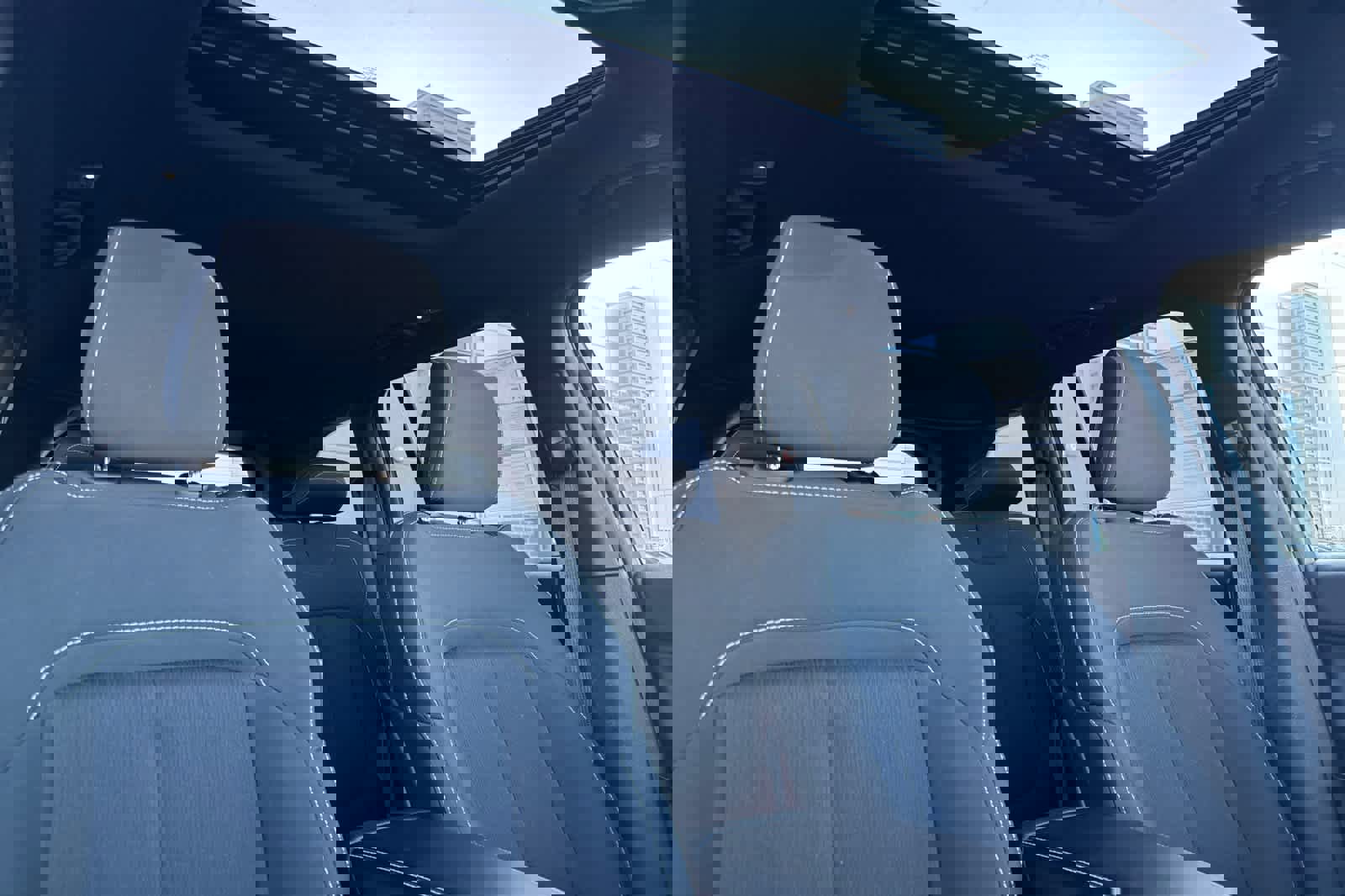 Used 2025 Jeep Grand Cherokee Laredo X w/ Luxury Tech Group I image 17