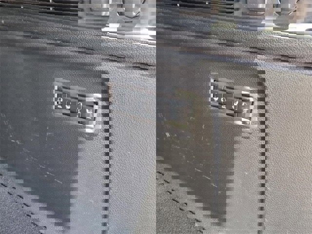 Used 2023 Jeep Wagoneer L Series III w/ Preferred Equipment Group image 20