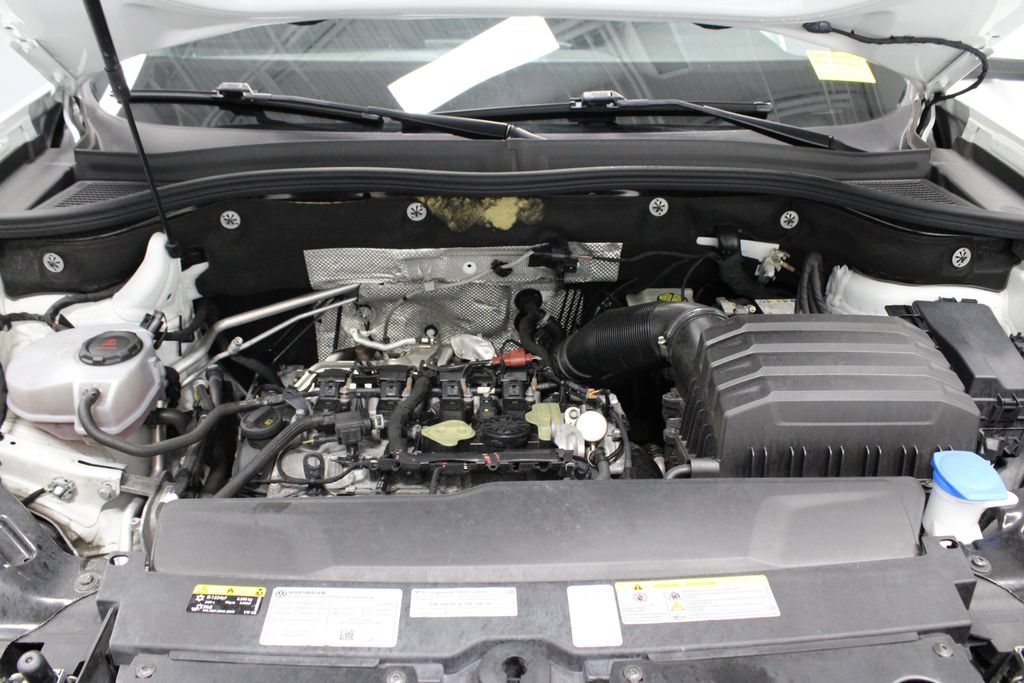 Used 2024 Volkswagen Atlas Cross Sport SE AWD/4WD image 14