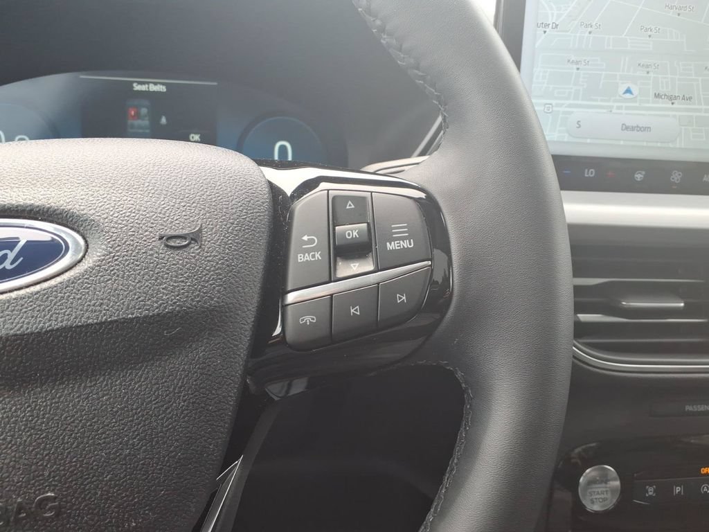 Certified 2023 Ford Escape Platinum w/ Premium Technology Package AWD/4WD image 18