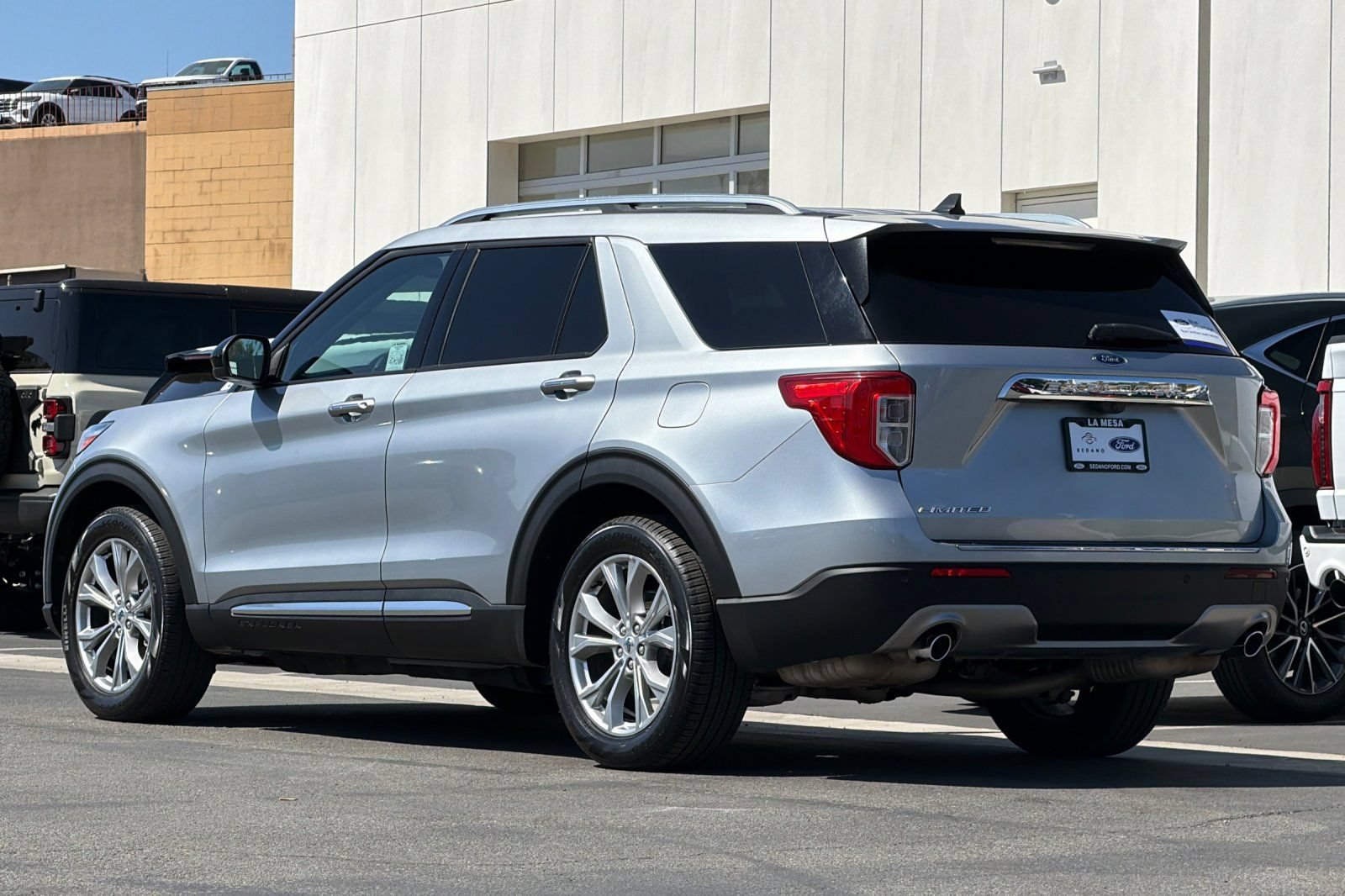 Certified 2023 Ford Explorer Limited RWD image 5