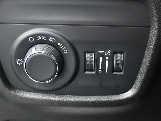 Used 2024 Jeep Grand Cherokee Altitude AWD/4WD image 8