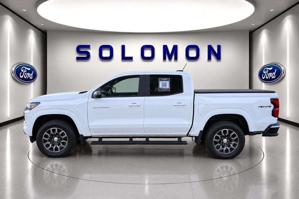 Used 2024 Chevrolet Colorado LT w/ LT Convenience Package III AWD/4WD image 4