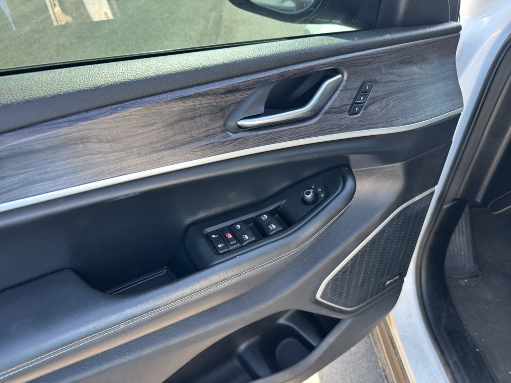 Used 2021 Jeep Grand Cherokee L Limited AWD/4WD image 11