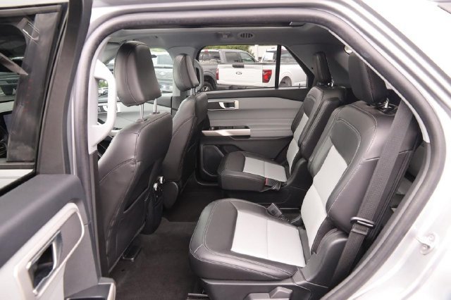 Certified 2023 Ford Explorer XLT w/ Equipment Group 202A AWD/4WD image 11