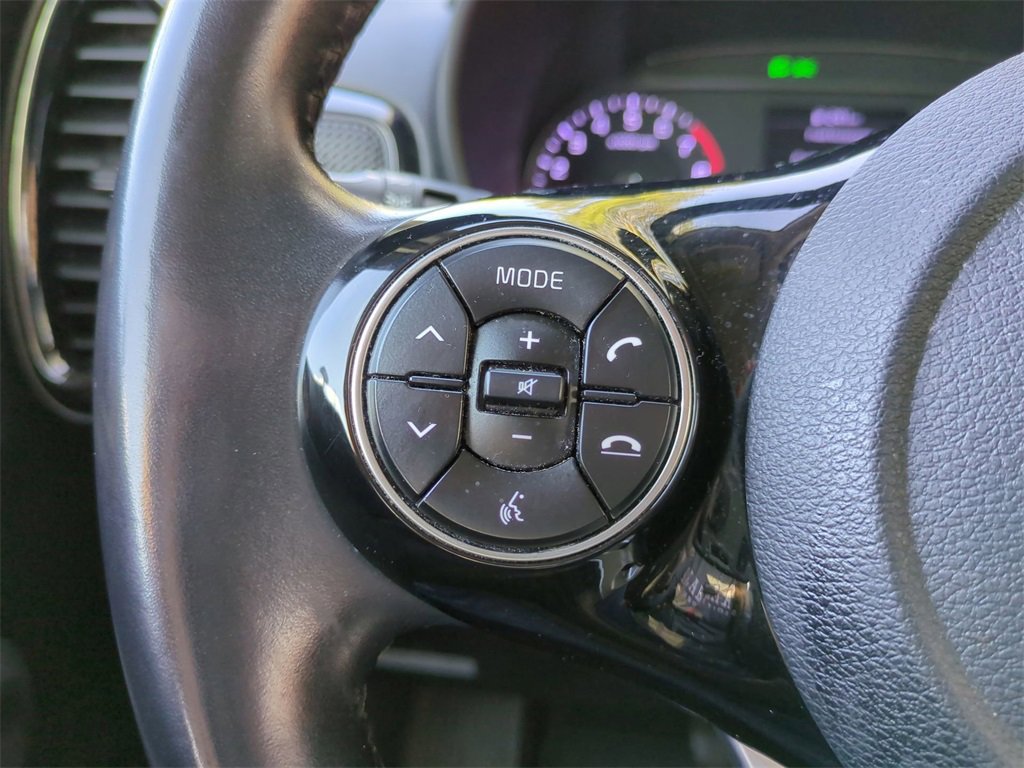 Used 2020 Kia Soul EX image 24