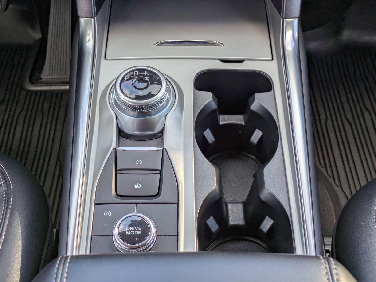 Certified 2023 Ford Explorer XLT w/ Equipment Group 202A image 19