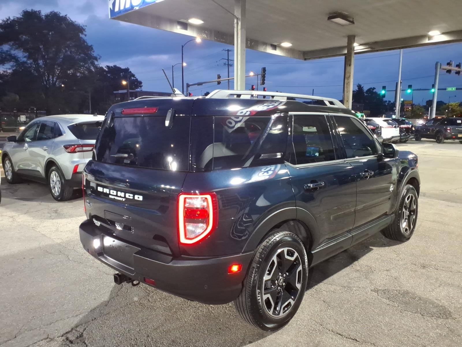 Certified 2023 Ford Bronco Sport Outer Banks w/ Tech Package AWD/4WD image 3