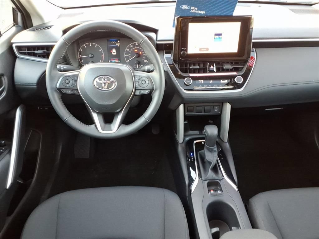 Used 2024 Toyota Corolla Cross LE w/ Moonroof Package image 9