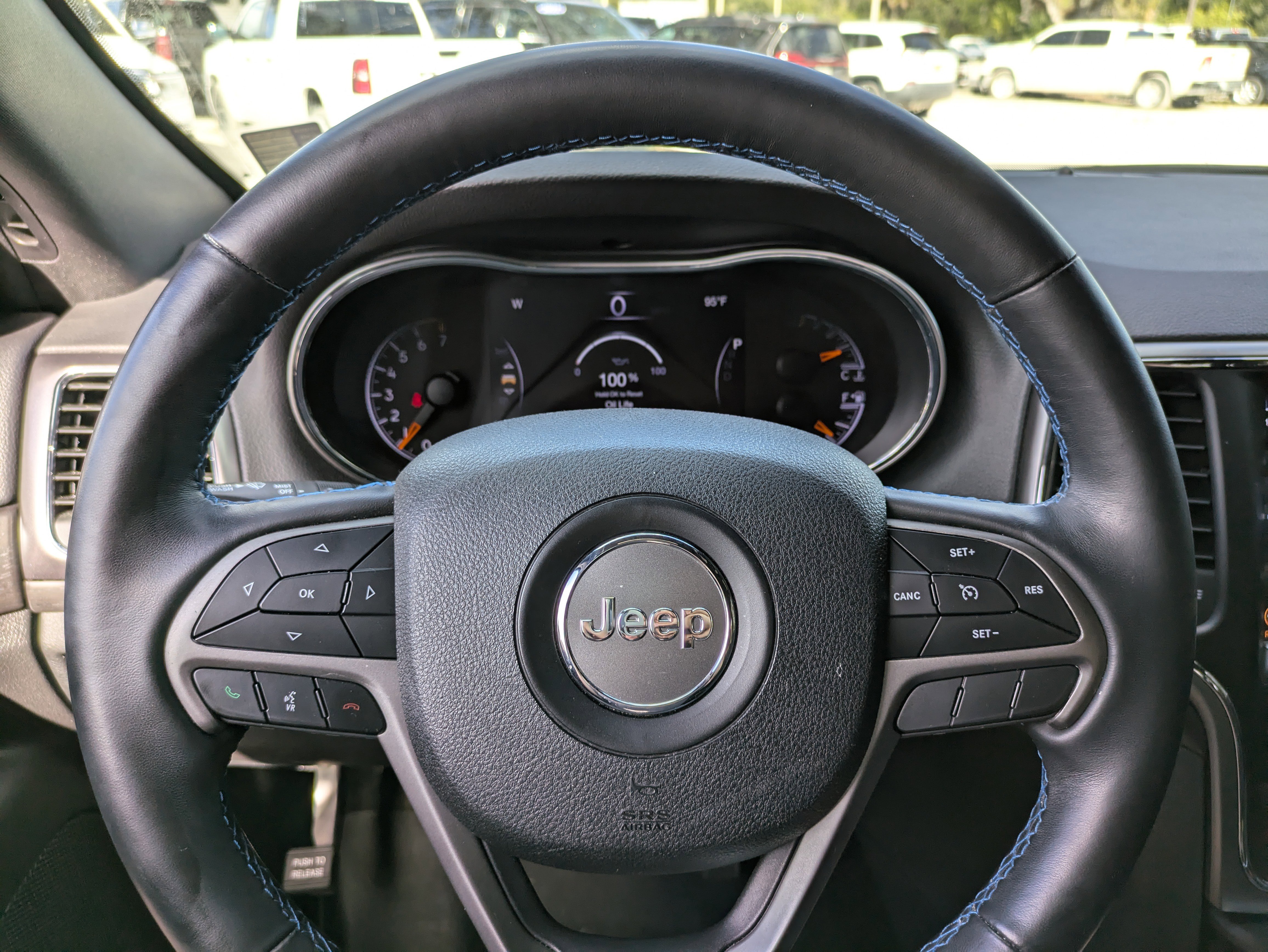 Used 2018 Jeep Grand Cherokee Laredo image 25