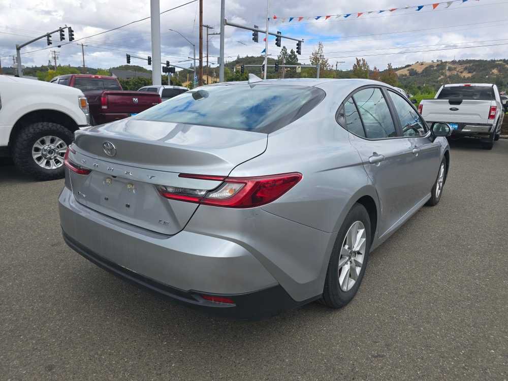 Used 2025 Toyota Camry LE FWD image 10