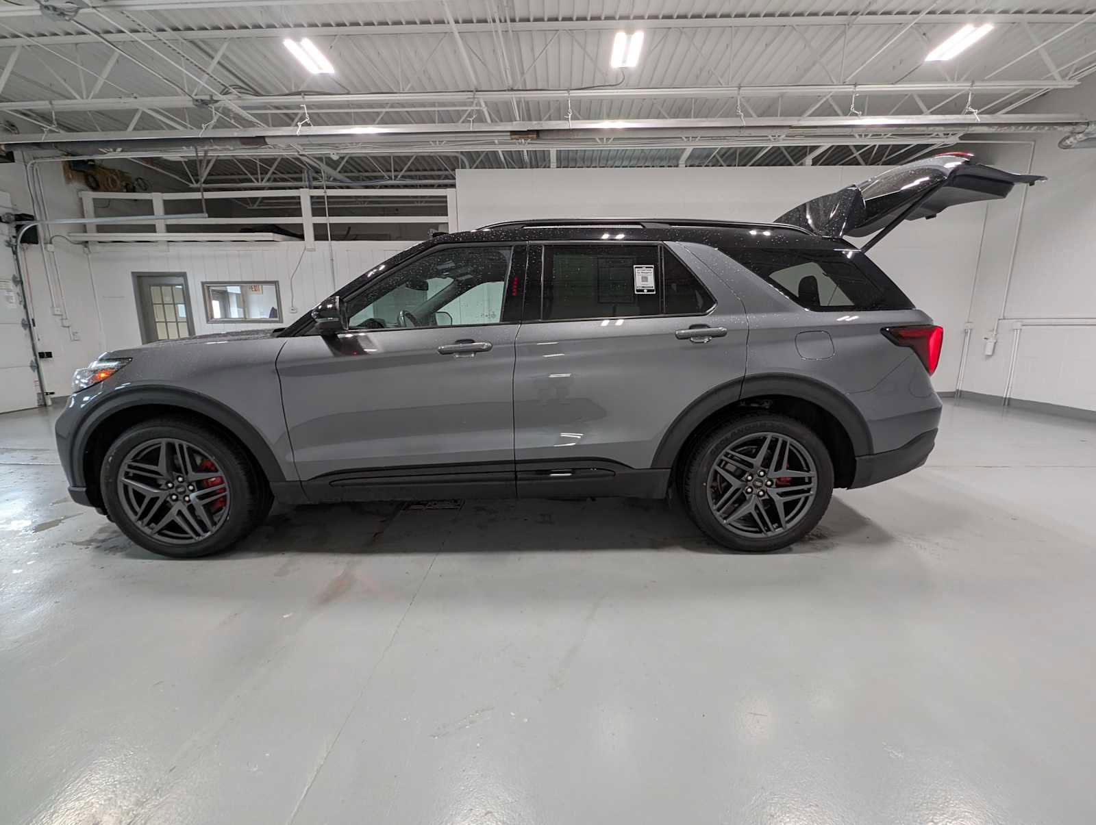 Certified 2025 Ford Explorer ST AWD/4WD image 12
