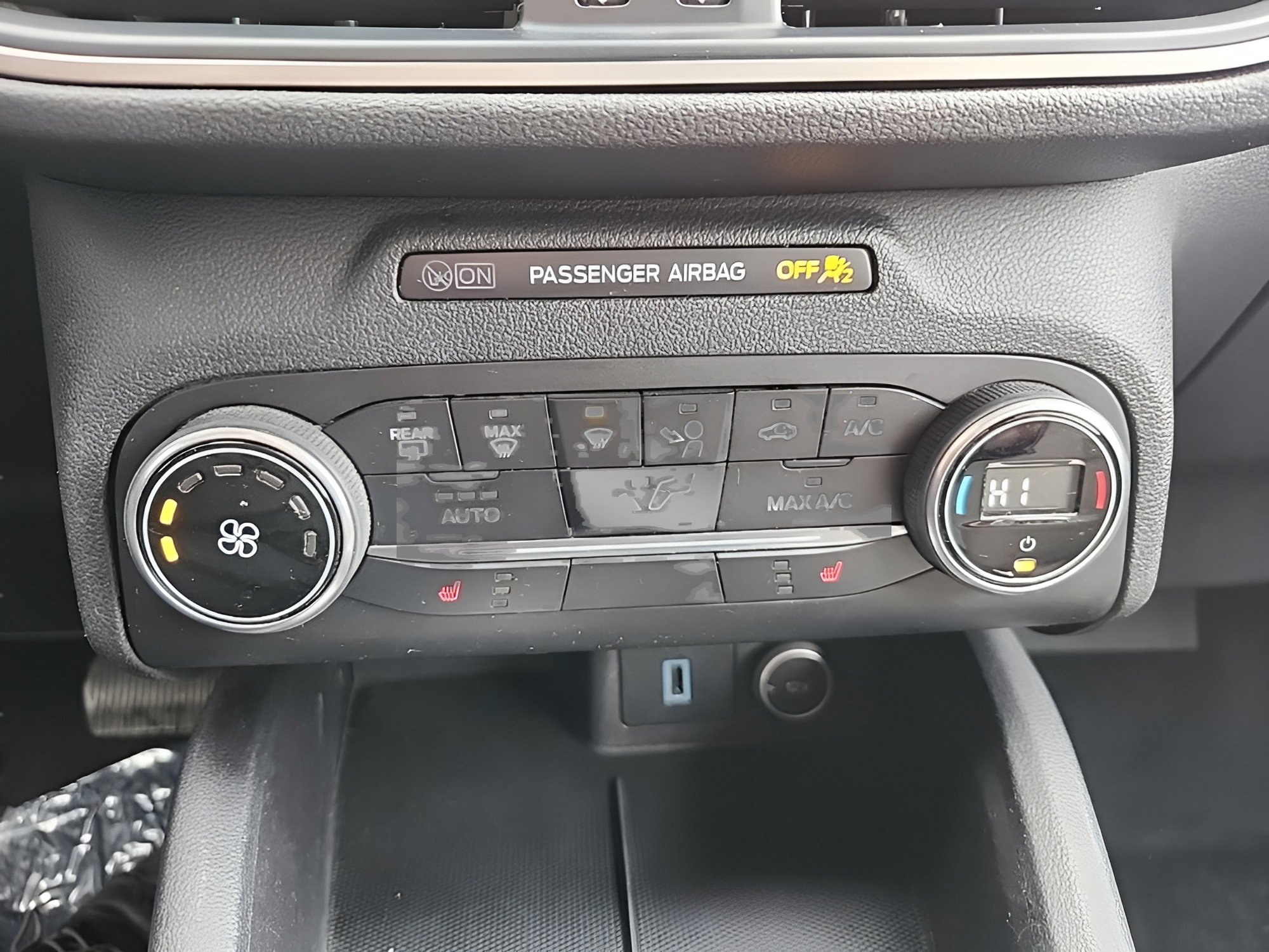 Certified 2020 Ford Escape SE image 17