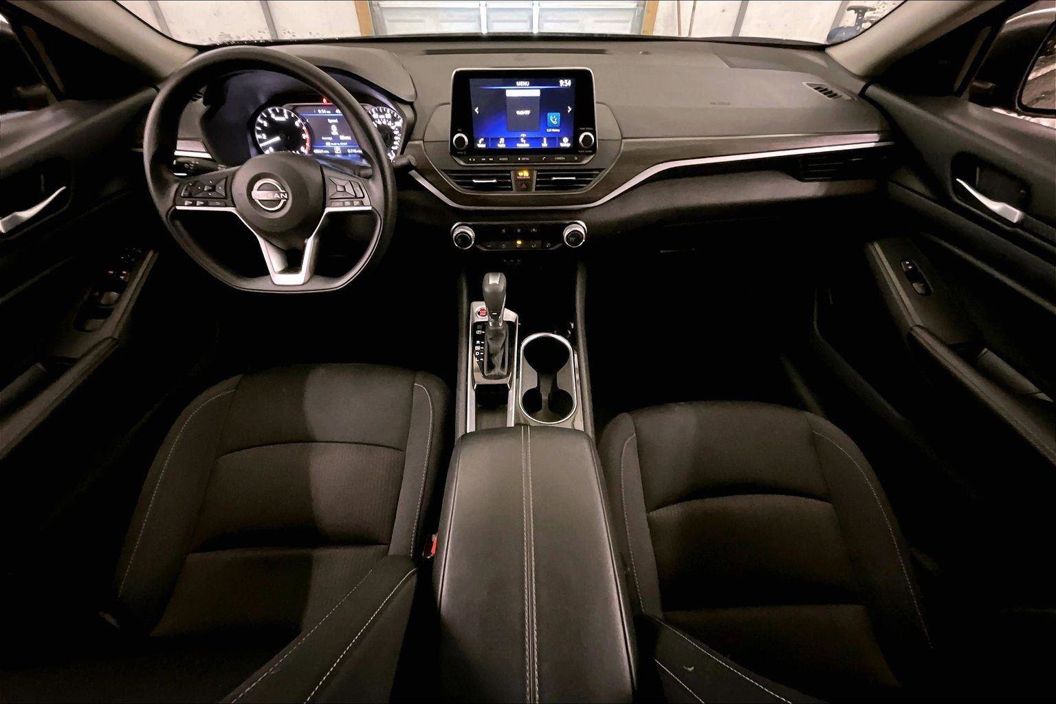 Used 2024 Nissan Altima 2.5 SV image 14