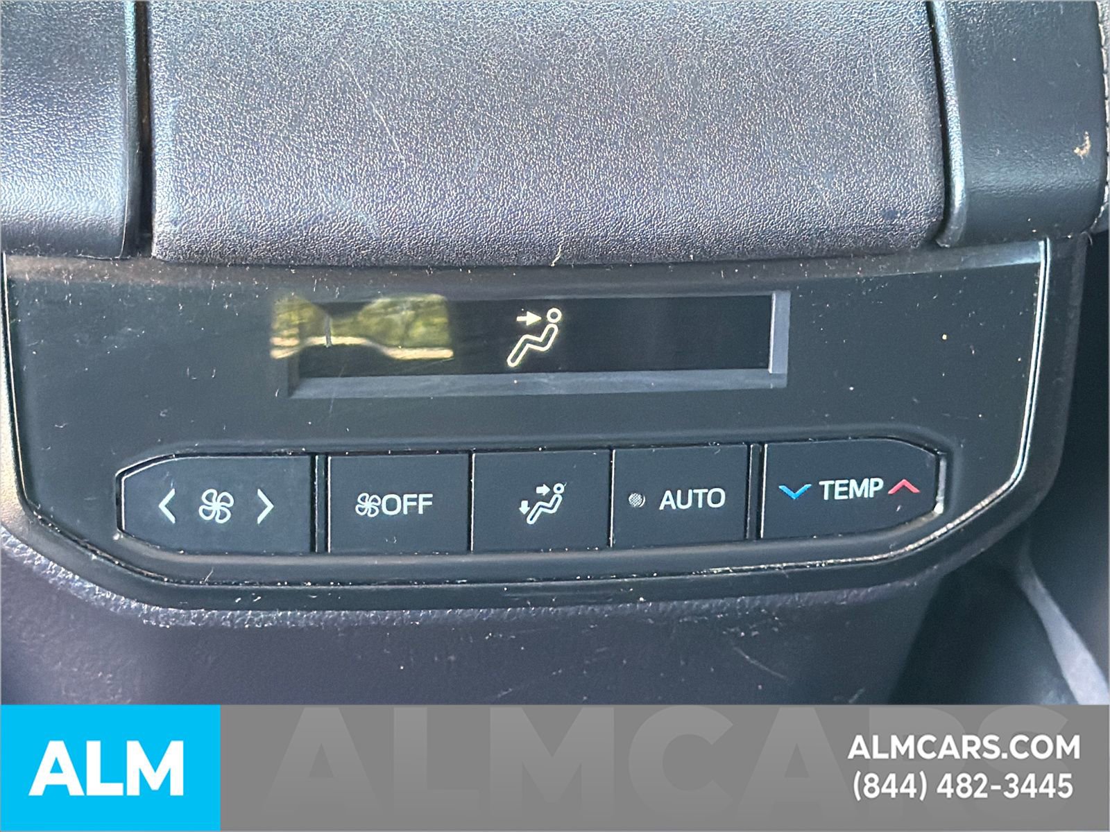 Used 2022 Toyota Highlander XLE FWD image 27