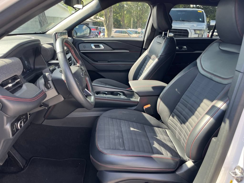 Certified 2025 Ford Explorer ST-Line w/ ST-Line Street Pack AWD/4WD image 13