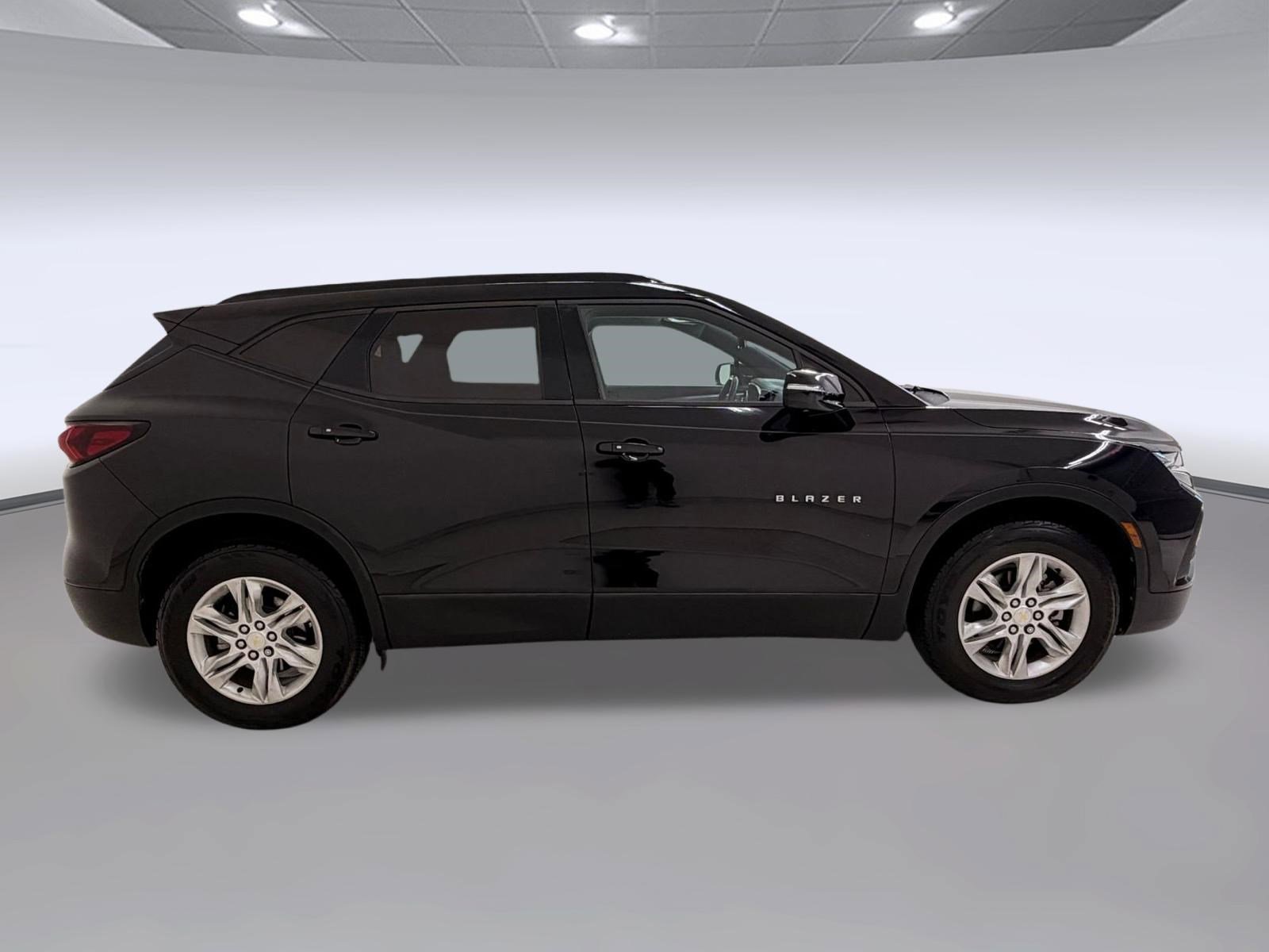 Used 2020 Chevrolet Blazer LT w/ Sound & Technology Package FWD image 8