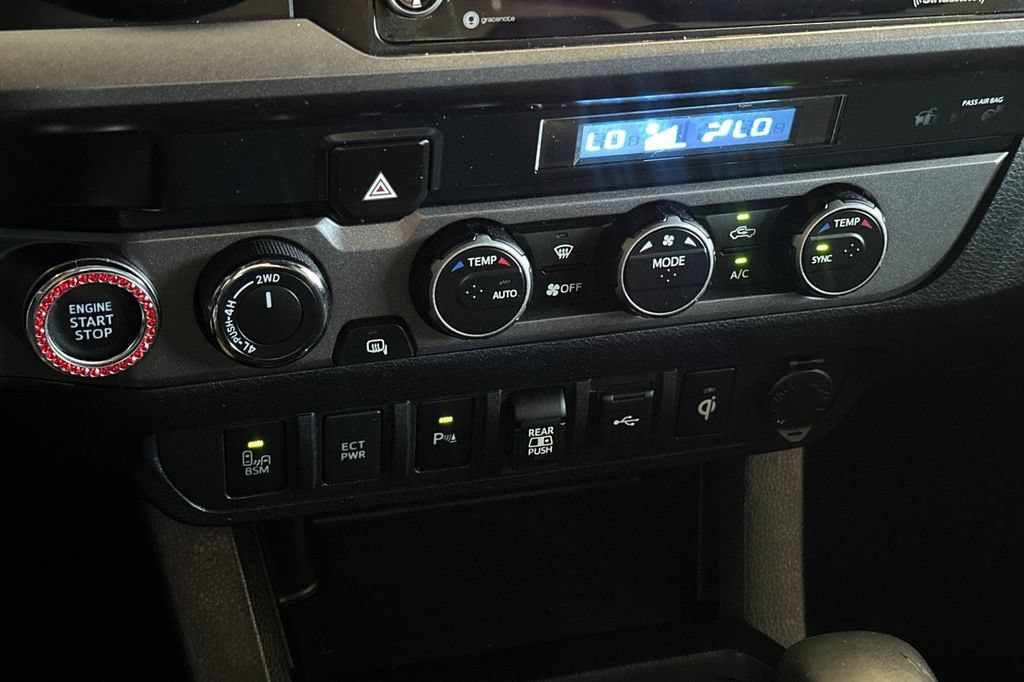 Used 2021 Toyota Tacoma TRD Off-Road w/ Technology Package AWD/4WD image 23