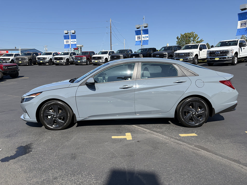Used 2023 Hyundai Elantra Blue w/ Preferred Accessory Package FWD image 9