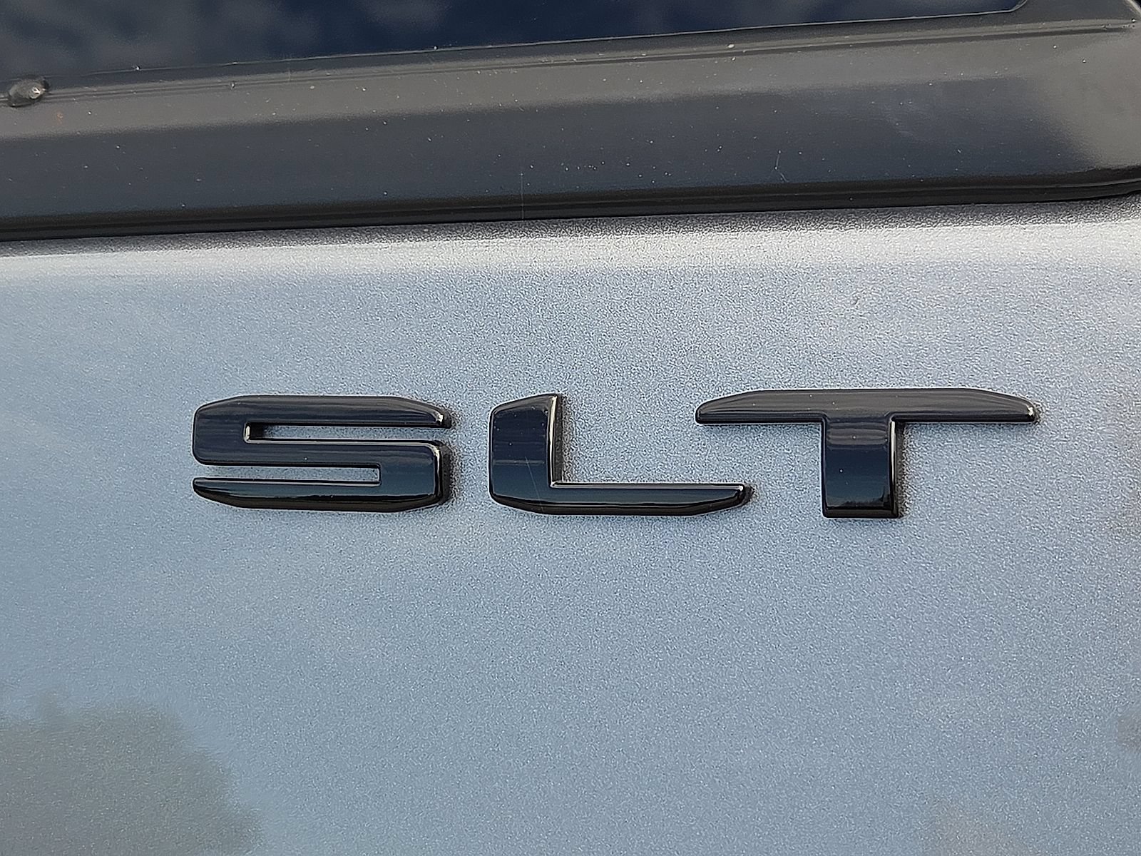 Used 2024 GMC Terrain SLT w/ Tech Package AWD/4WD image 9
