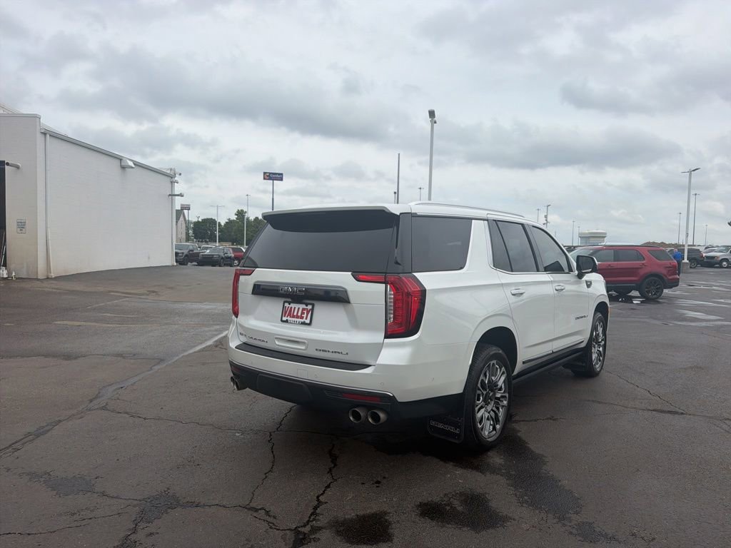 Used 2024 GMC Yukon Denali Ultimate AWD/4WD image 7