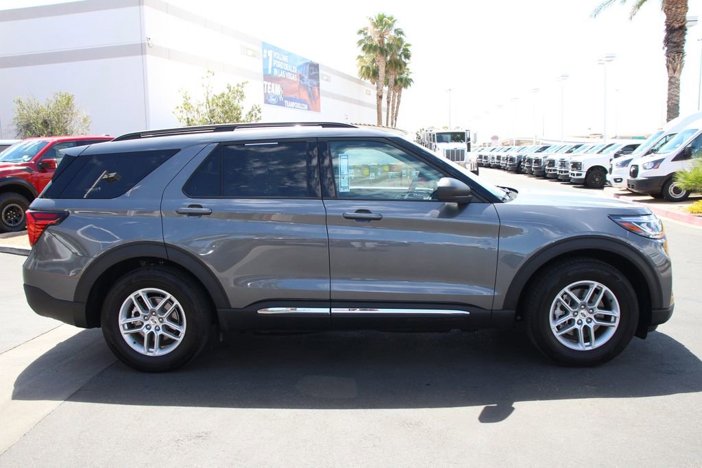 Certified 2025 Ford Explorer Active w/ Active Comfort Package RWD image 10
