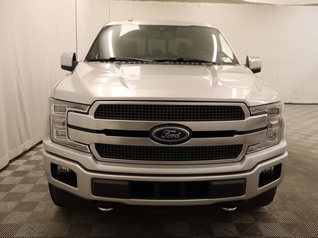 Certified 2018 Ford F150 Platinum w/ Equipment Group 701A Luxury image 4