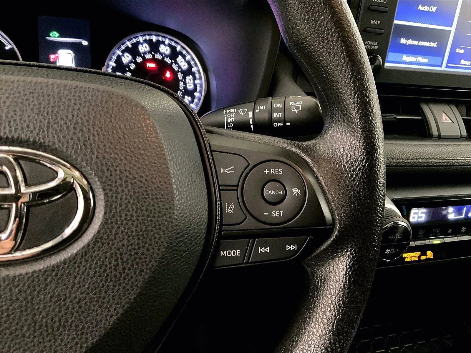 Used 2019 Toyota RAV4 XLE image 18