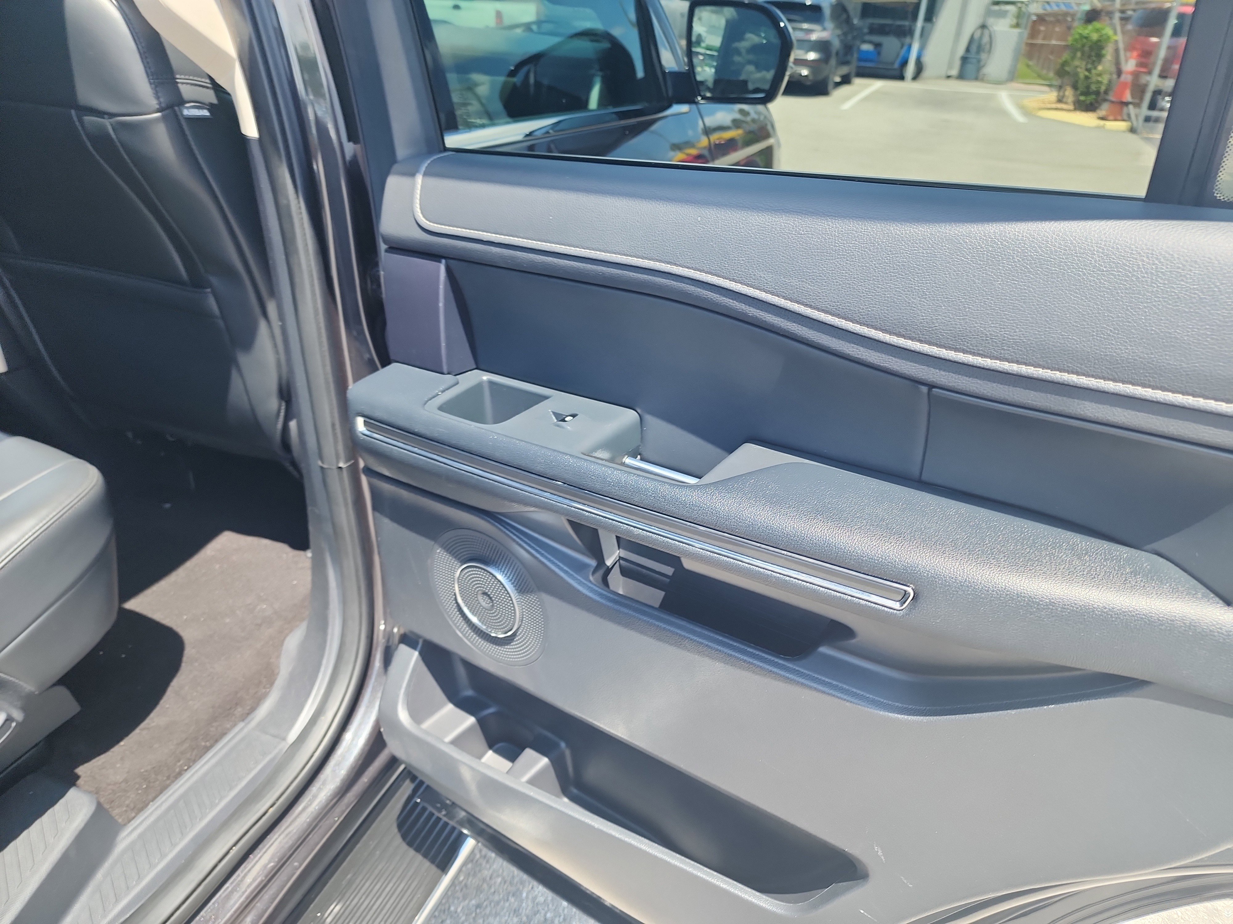 Certified 2022 Ford Expedition XLT RWD image 21