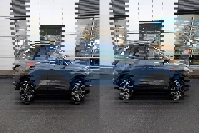 Certified 2025 Ford Escape Platinum w/ Premium Technology Package image 2