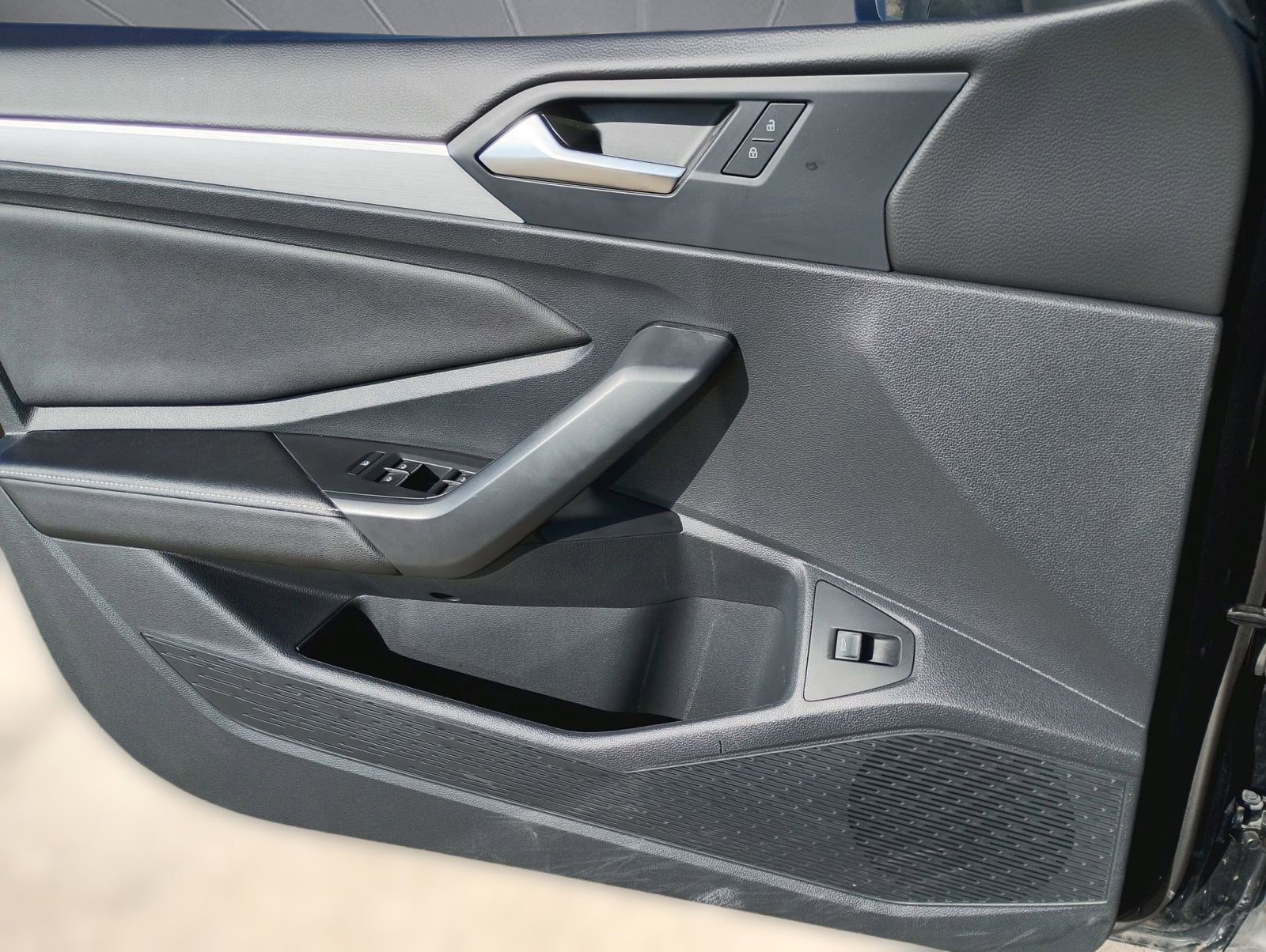 Used 2025 Volkswagen Jetta Sport image 11