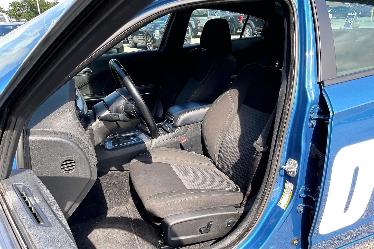 Used 2023 Dodge Charger SXT w/ Cold Weather Package RWD image 25