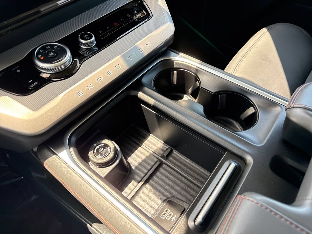 Certified 2025 Ford Expedition Active RWD image 25