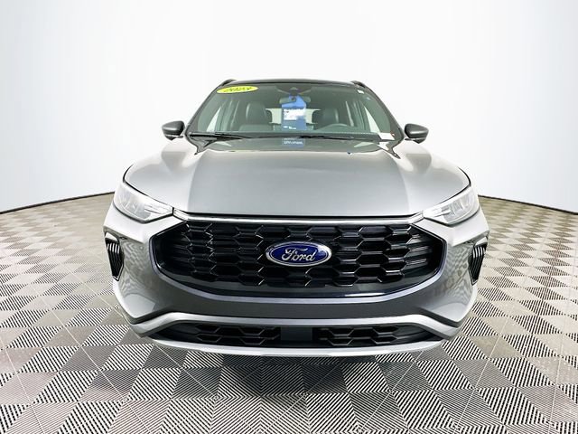 Certified 2024 Ford Escape ST-Line w/ Tech Pack #1 AWD/4WD image 5