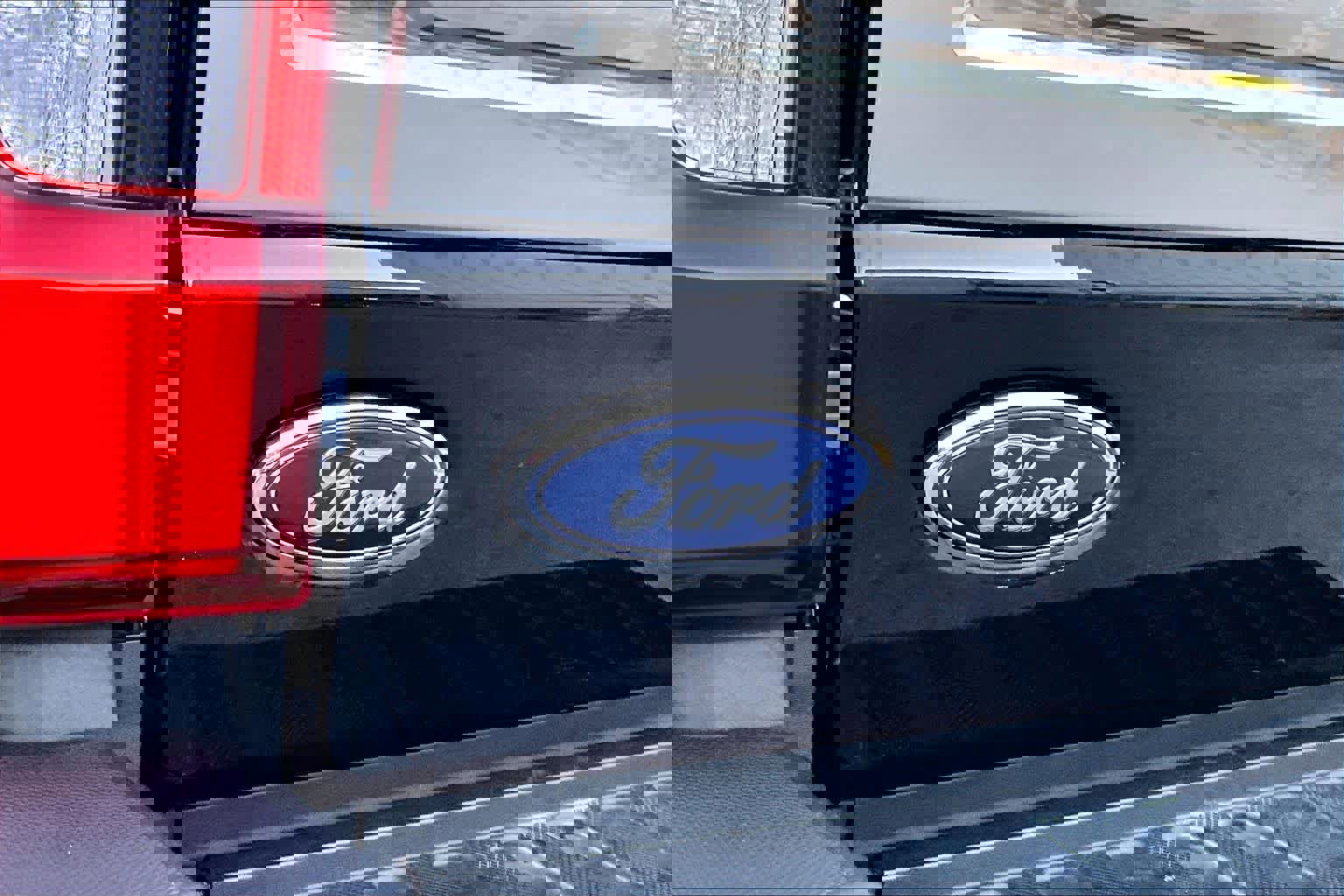 Certified 2025 Ford F250 Platinum w/ Platinum Plus Package image 31