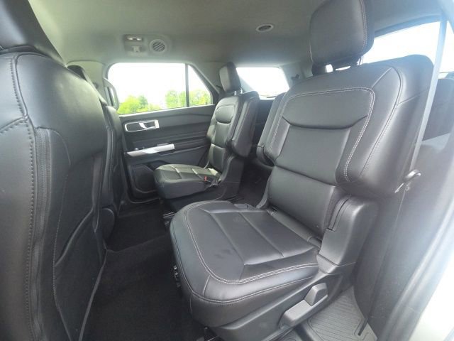Certified 2023 Ford Explorer XLT w/ Equipment Group 202A AWD/4WD image 18