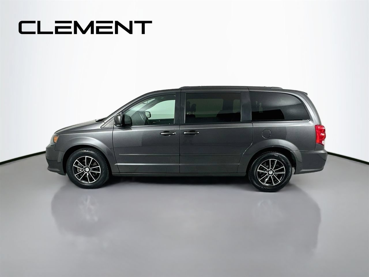 Used 2017 Dodge Grand Caravan SE FWD image 6