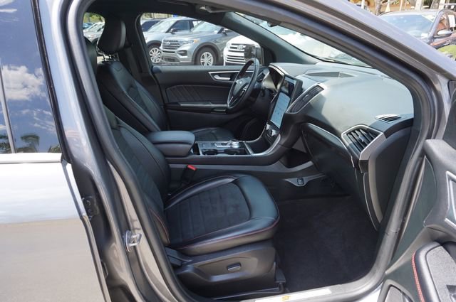 Certified 2024 Ford Edge ST-Line AWD/4WD image 3