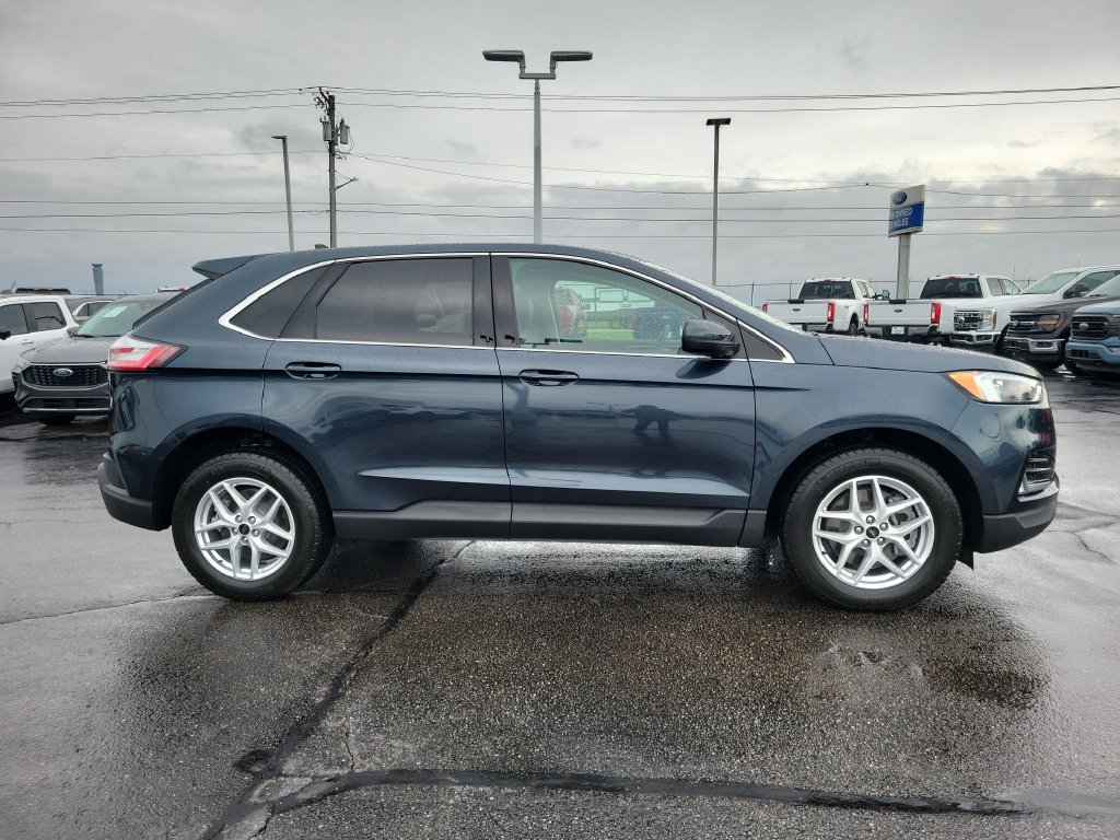Certified 2024 Ford Edge SEL w/ Convenience Package AWD/4WD image 3