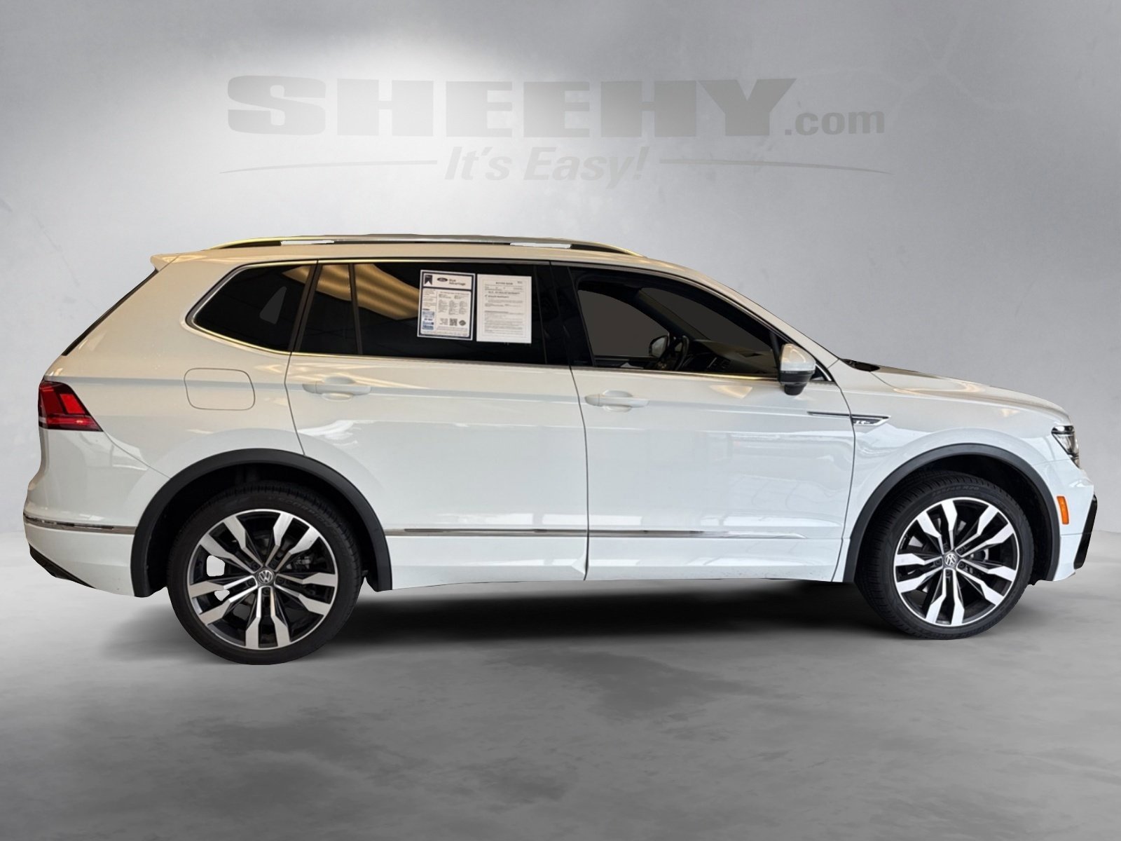 Used 2021 Volkswagen Tiguan SEL Premium R-Line image 6