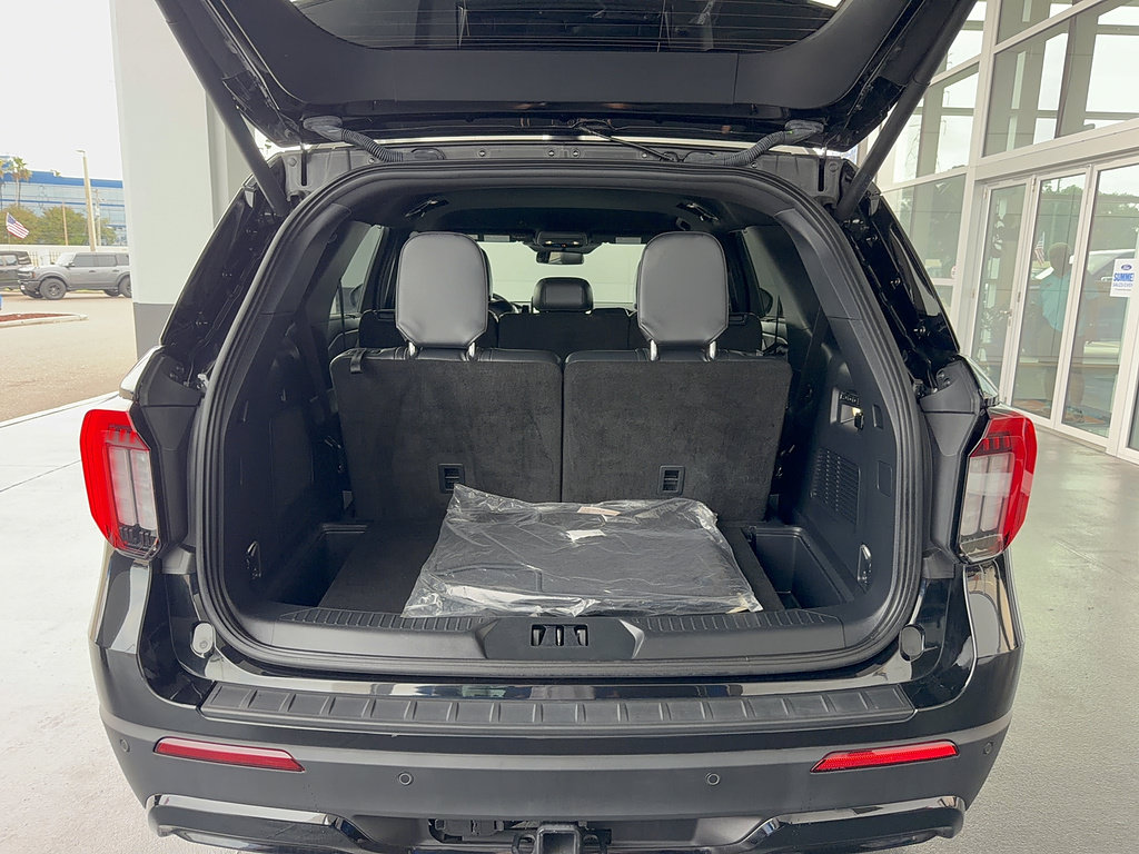 Certified 2025 Ford Explorer ST-Line w/ Premium Package RWD image 7