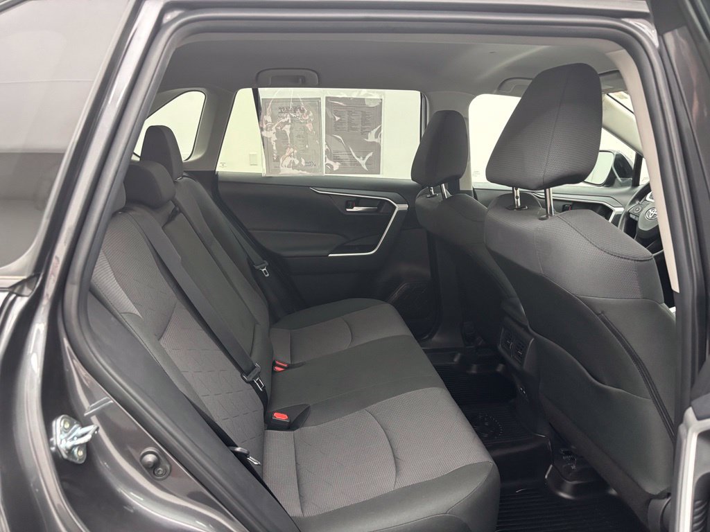 Used 2025 Toyota RAV4 XLE AWD/4WD image 41