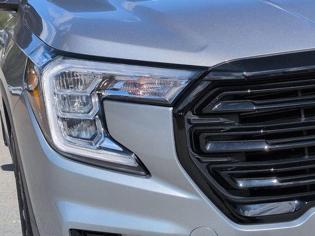 Used 2023 GMC Terrain SLE w/ Driver Convenience Package image 11