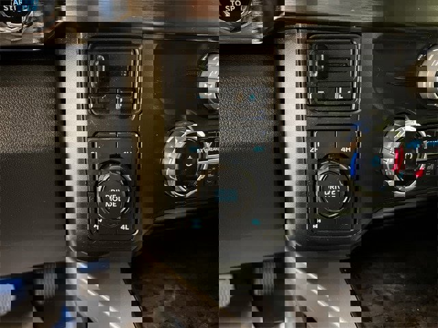 Certified 2024 Ford F250 Lariat w/ Black Appearance Package image 13