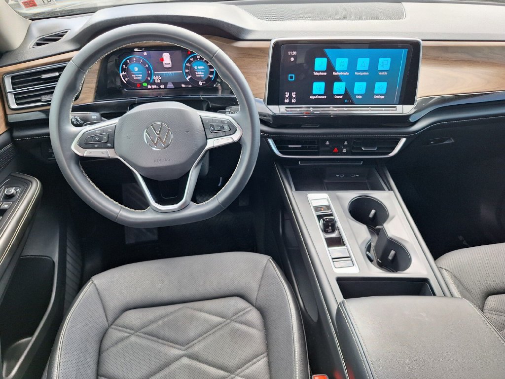 Used 2024 Volkswagen Atlas SE FWD image 12