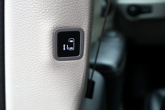 Used 2024 Chrysler Pacifica Touring-L image 24