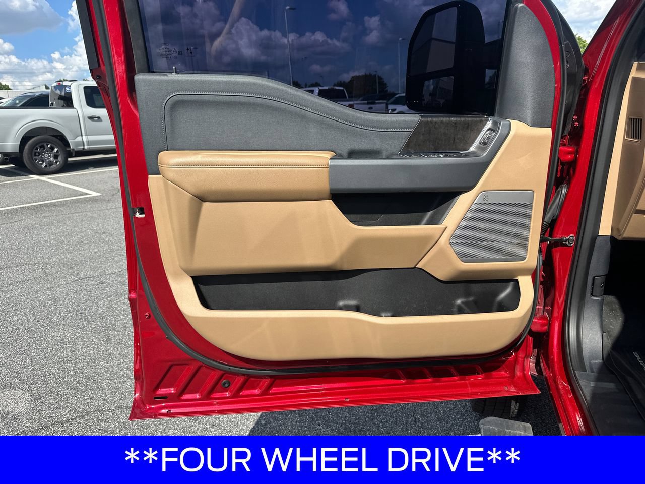 Certified 2023 Ford F450 Lariat w/ Lariat Ultimate Package AWD/4WD image 11