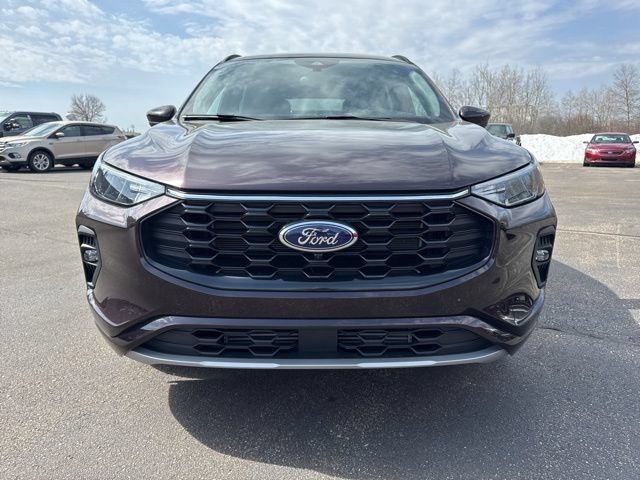 Certified 2023 Ford Escape ST-Line Select w/ Tech Pack #2 AWD/4WD image 3